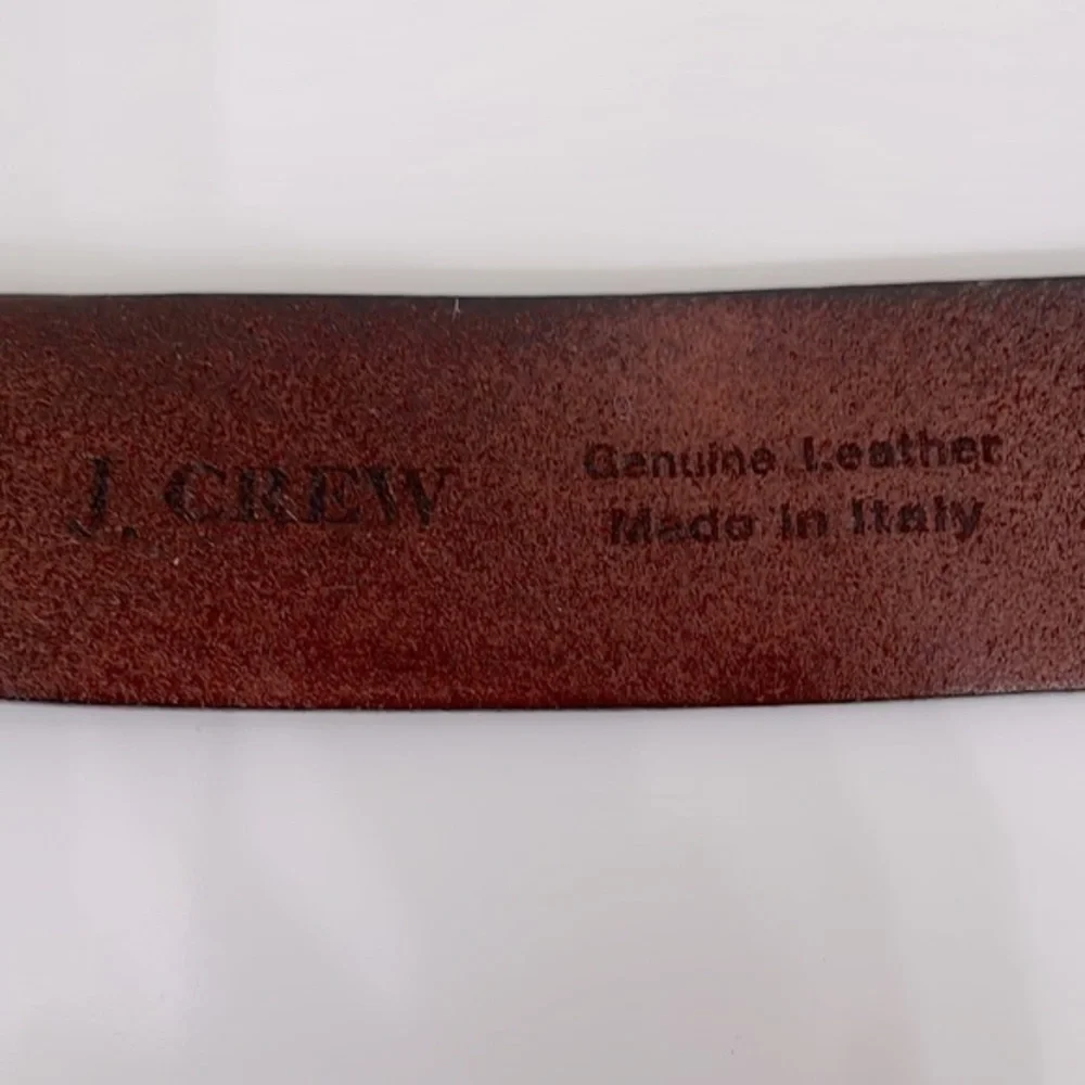 J‎ Crew men’s Size 36 distressed brown leather belt with silver buckle. GUC